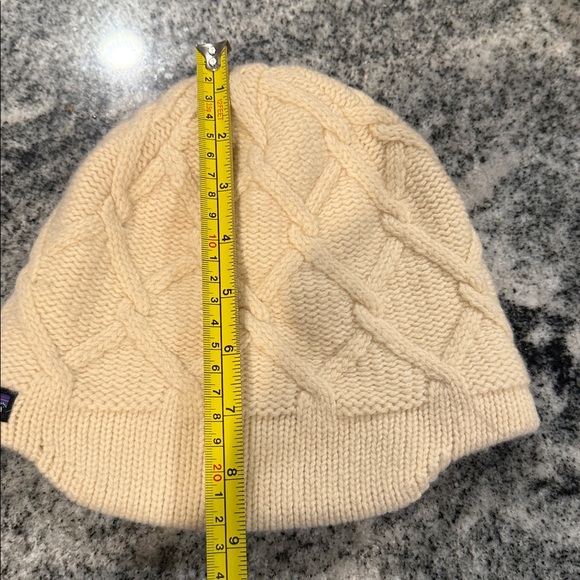 Women’s Patagonia ski hat - Picture 7 of 8
